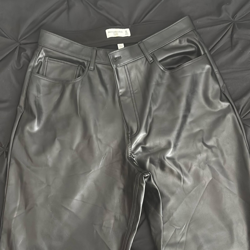 Curve Love loose high rise Abercrombie leather pants